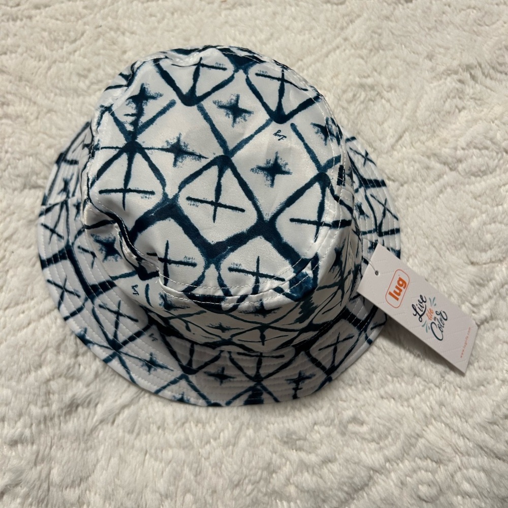 NWT Lug Life live Life in Color Reversible Bucket Summertime Beach Hat Navy Trip